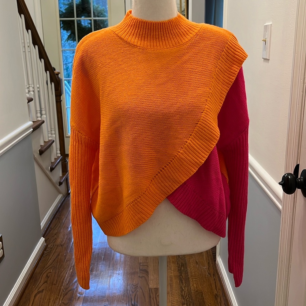 NWOT TWO TONE KNIT SWEATER - MOCK TURTLENECK - SIZE SMALL